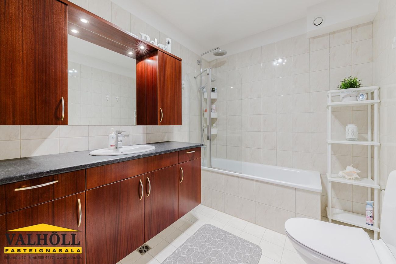 Þrastarás 18, 221 Hafnarfjörður