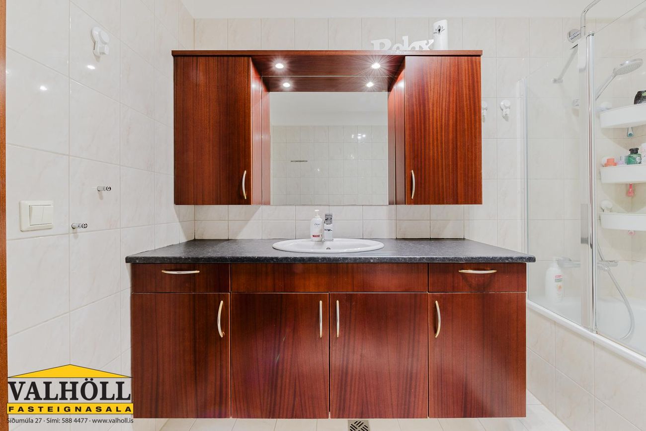 Þrastarás 18, 221 Hafnarfjörður