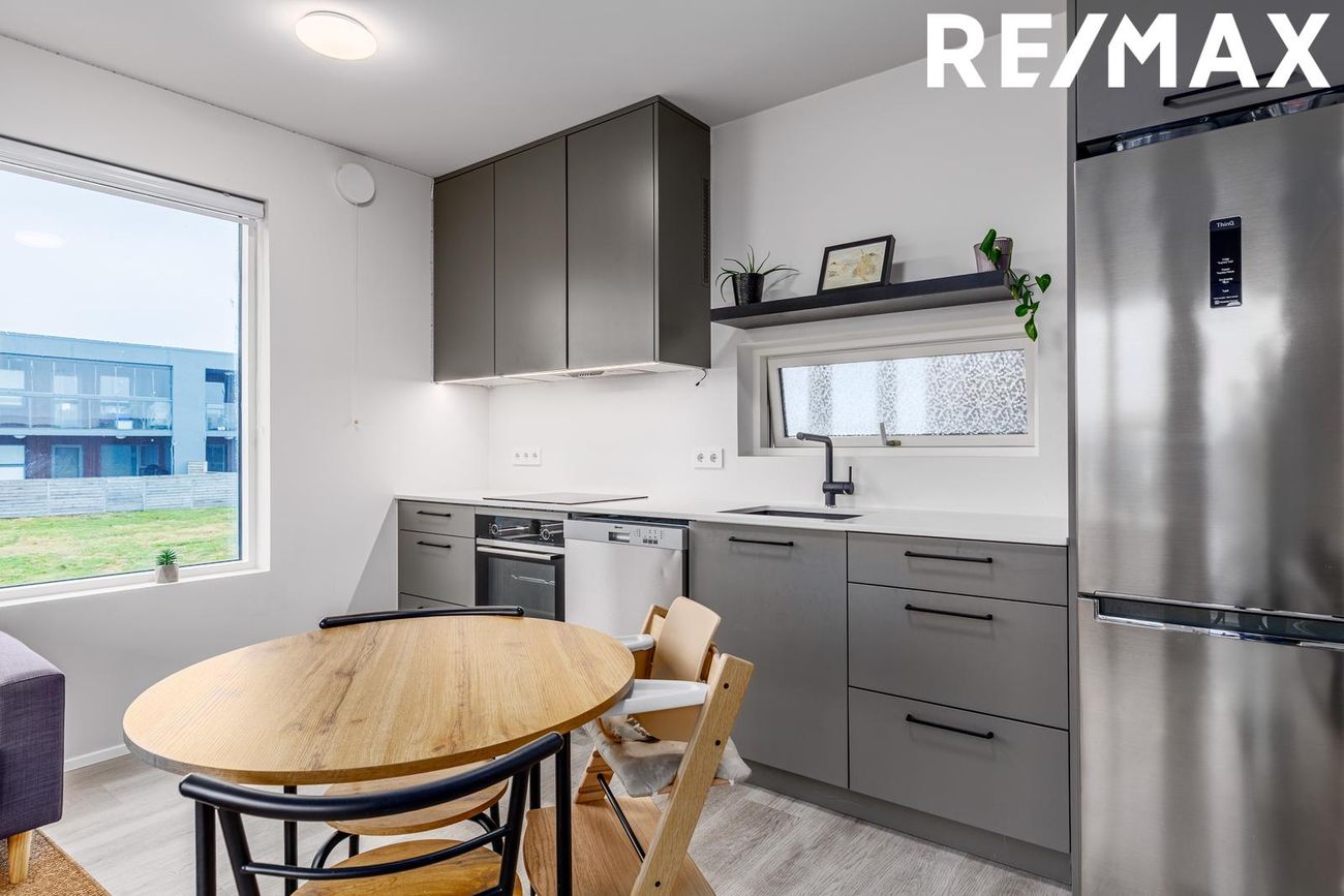 Dalsbraut 34, 260 Reykjanesbær