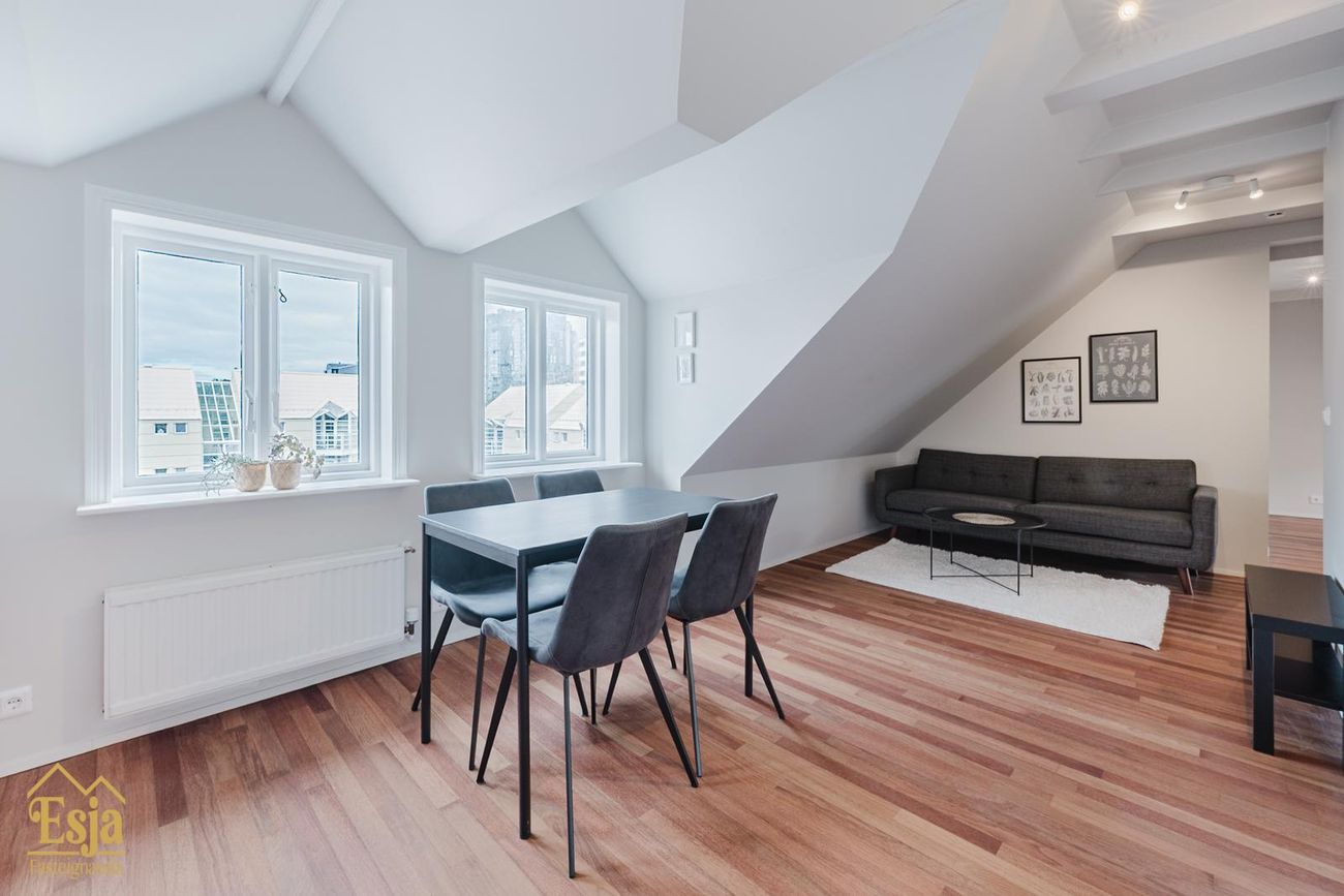 Hverfisgata 83, 101 Reykjavík