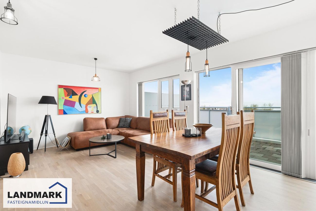 Flatahraun 1, 220 Hafnarfjörður