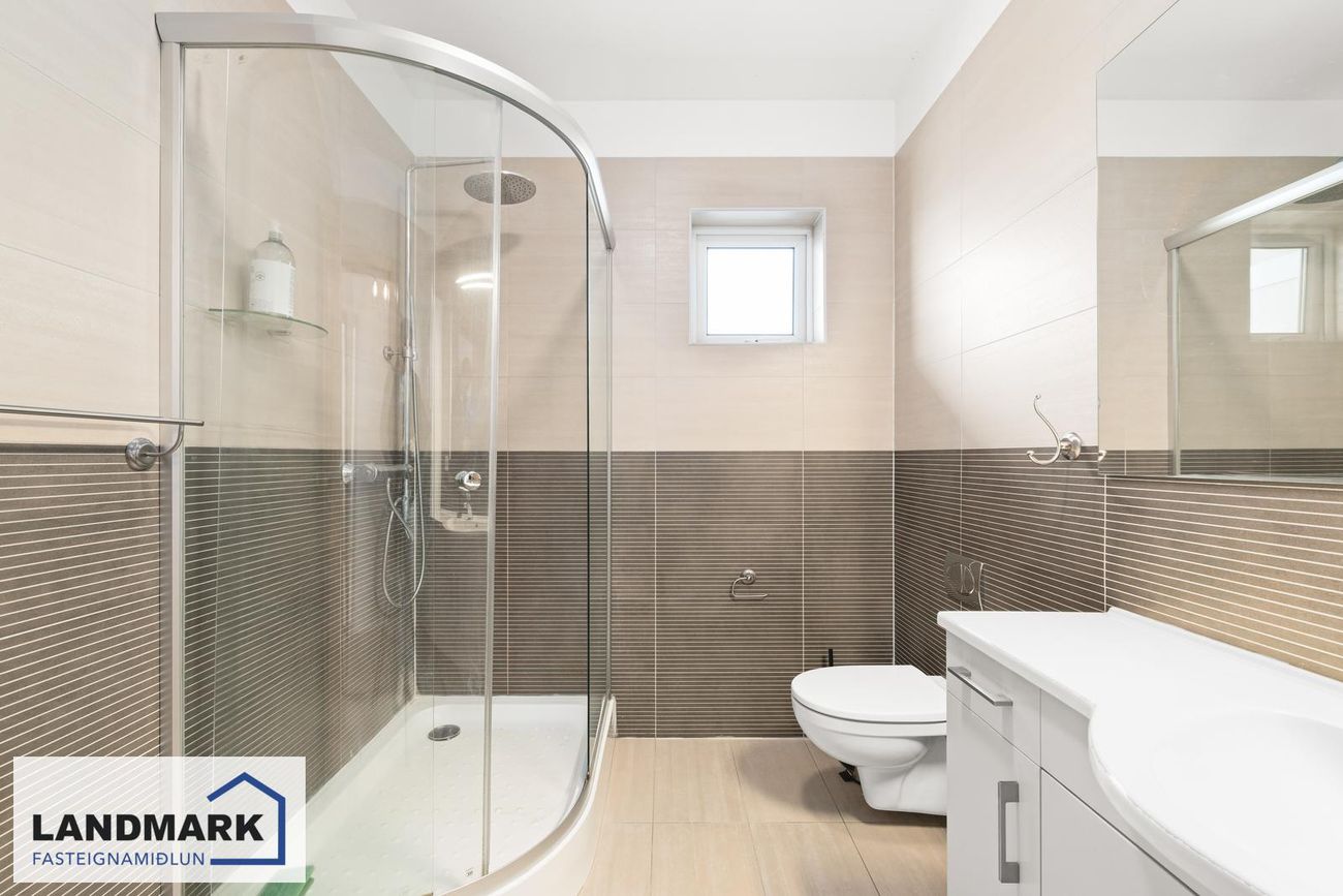 Flatahraun 1, 220 Hafnarfjörður