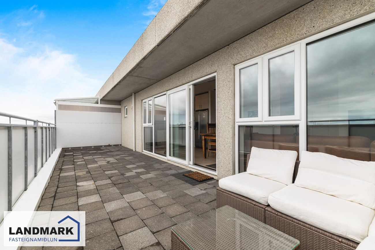 Flatahraun 1, 220 Hafnarfjörður