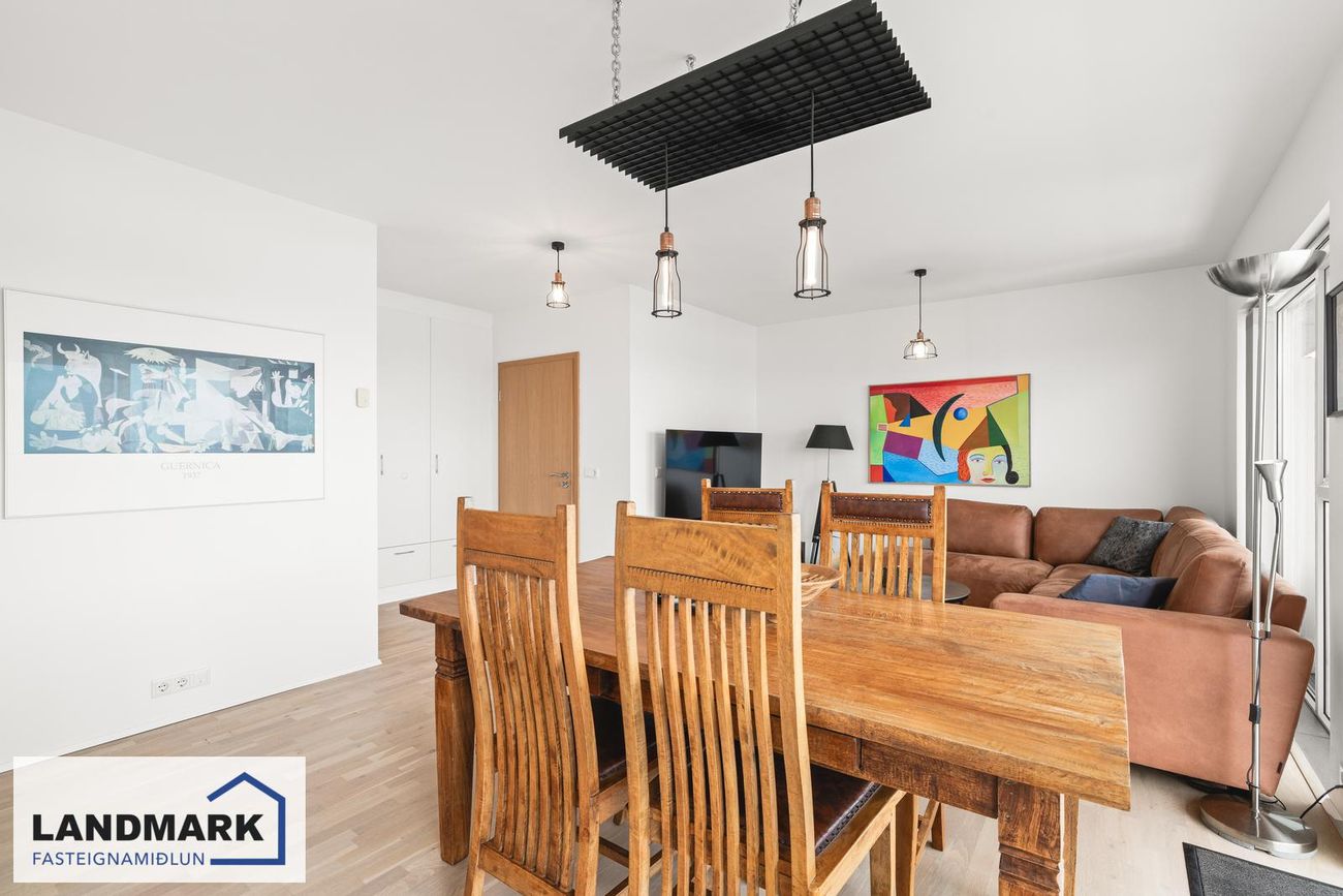 Flatahraun 1, 220 Hafnarfjörður