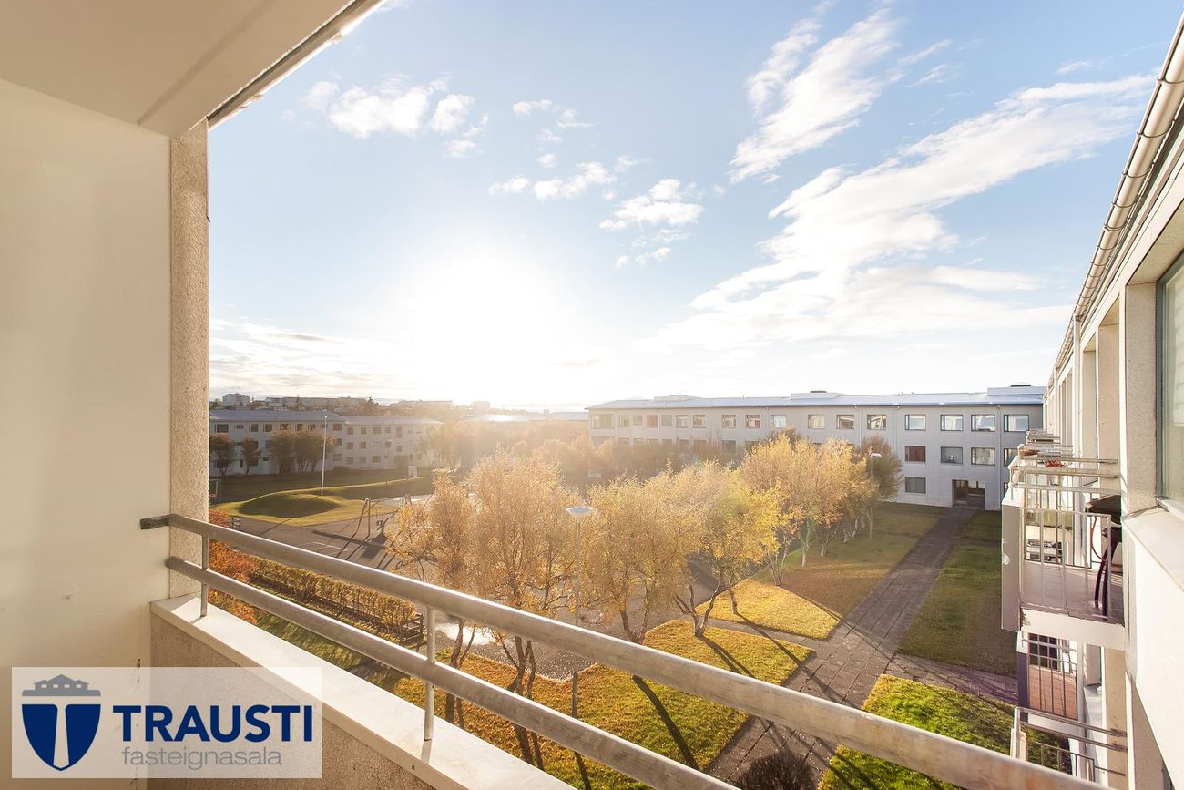 Hraunbær 120, 110 Reykjavík