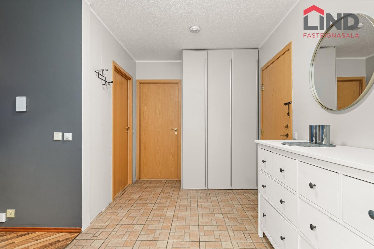 Vallarás 2, 110 Reykjavík