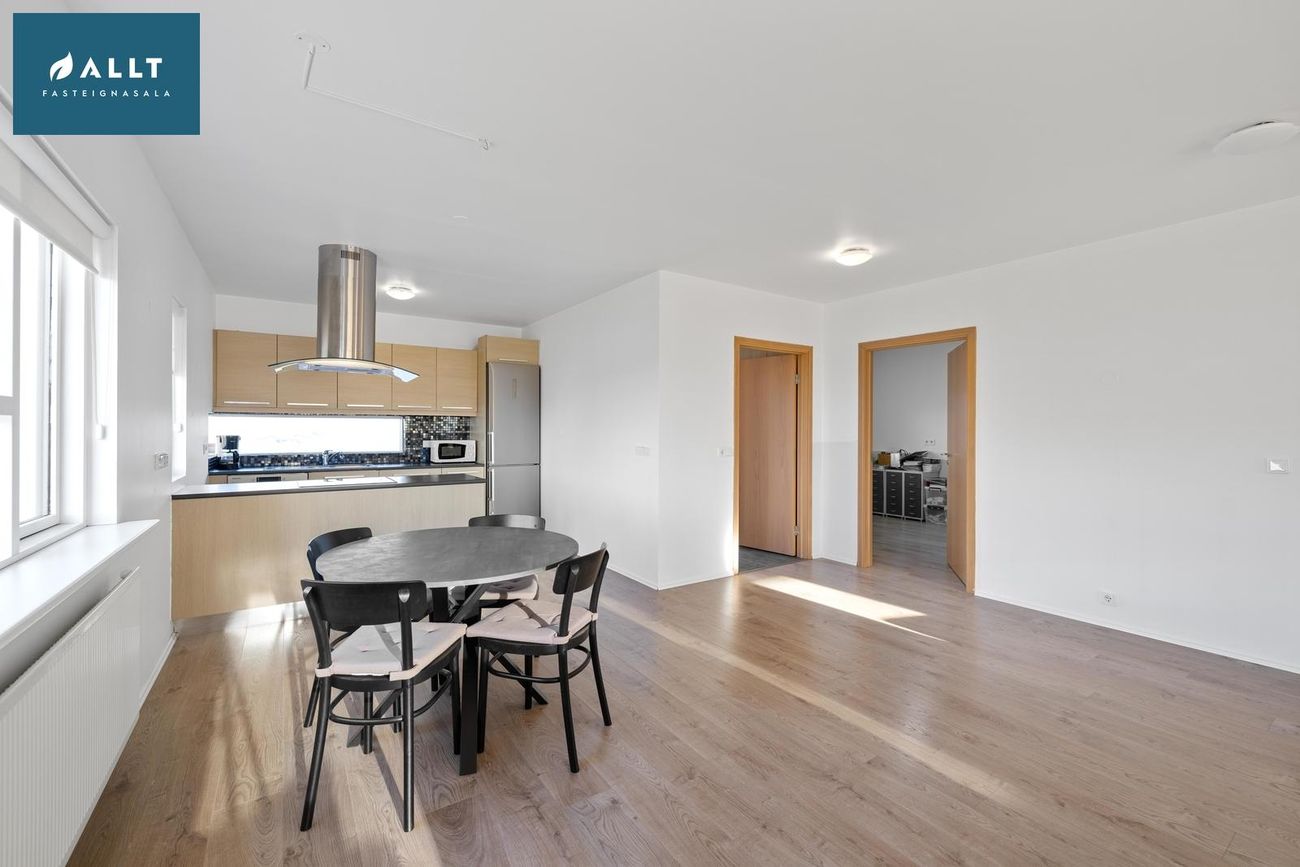 Bjarkardalur 33, 260 Reykjanesbær