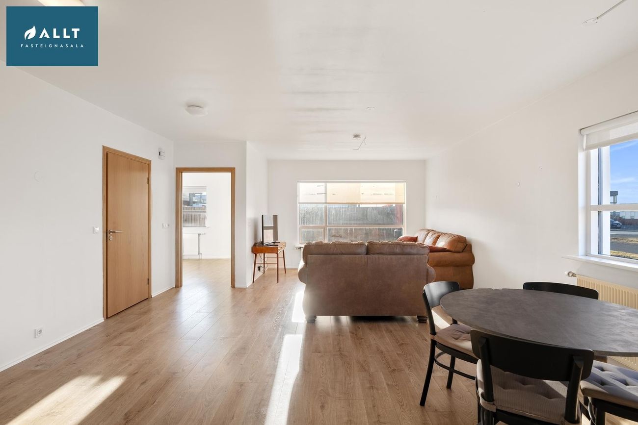 Bjarkardalur 33, 260 Reykjanesbær
