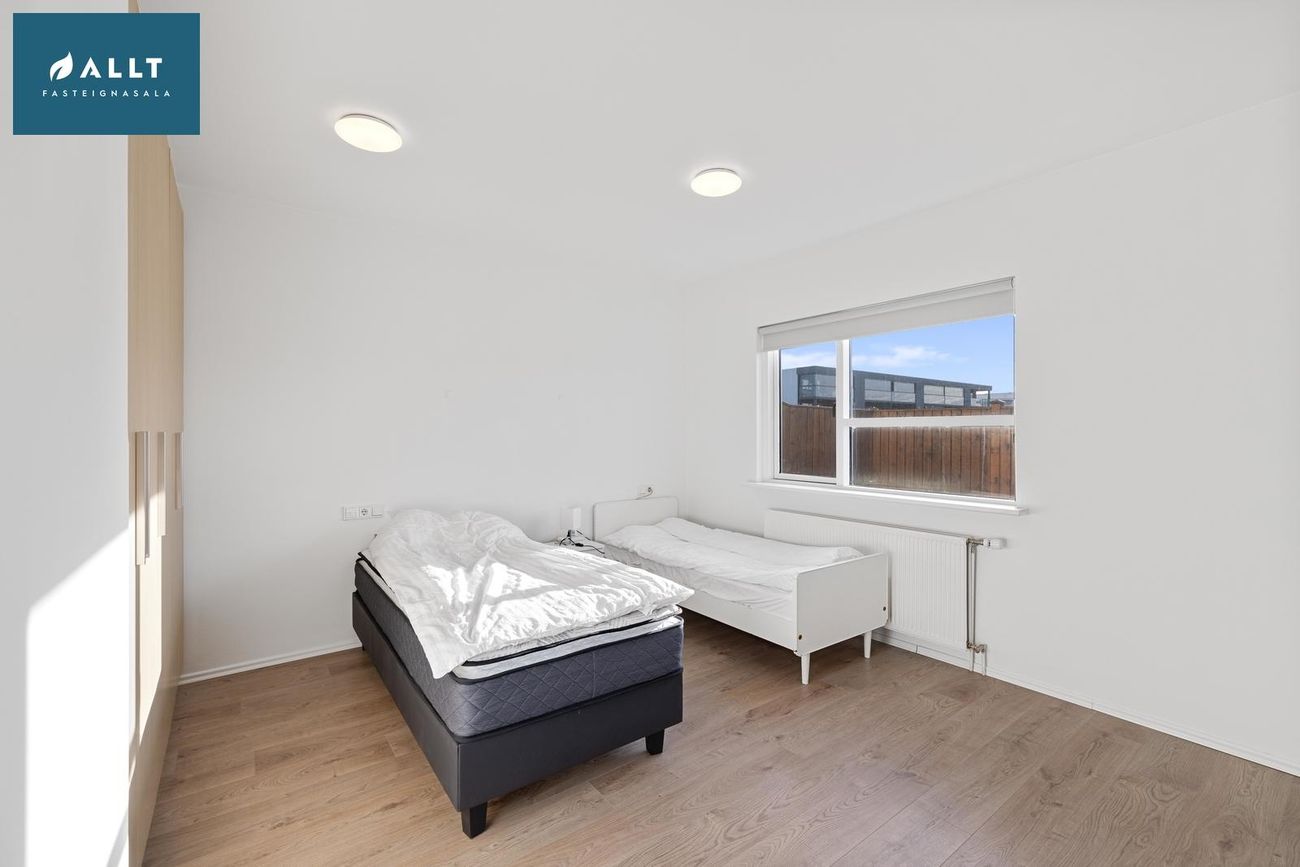 Bjarkardalur 33, 260 Reykjanesbær