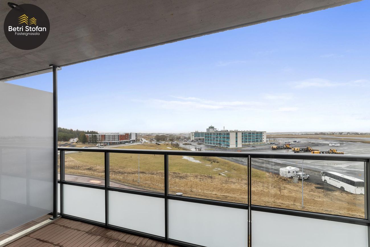 Fálkahlíð 5, 102 Reykjavík