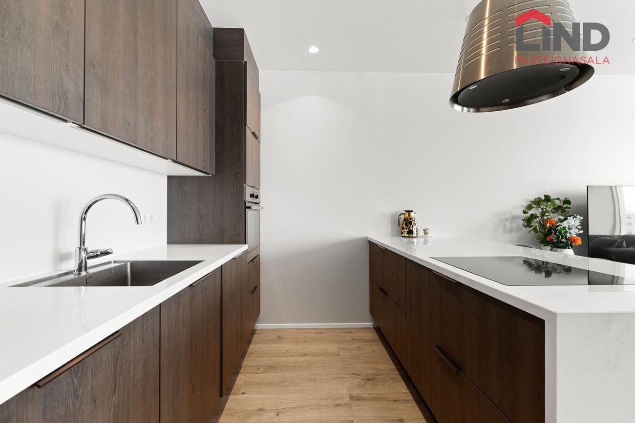 Nónsmári 11, 201 Kópavogur