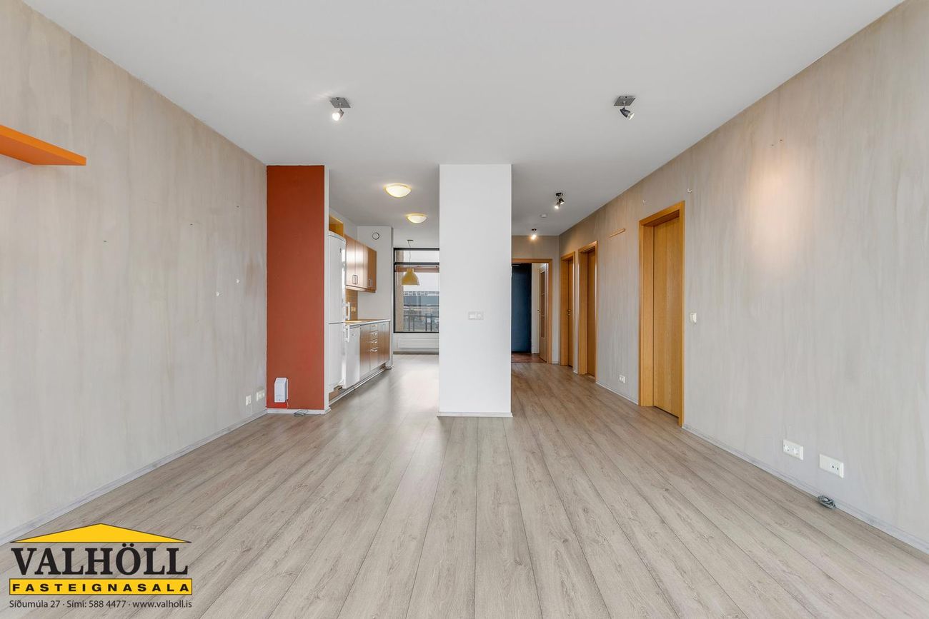 Erluás 2, 221 Hafnarfjörður