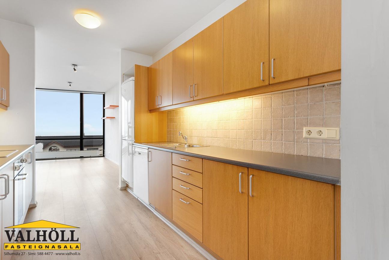 Erluás 2, 221 Hafnarfjörður