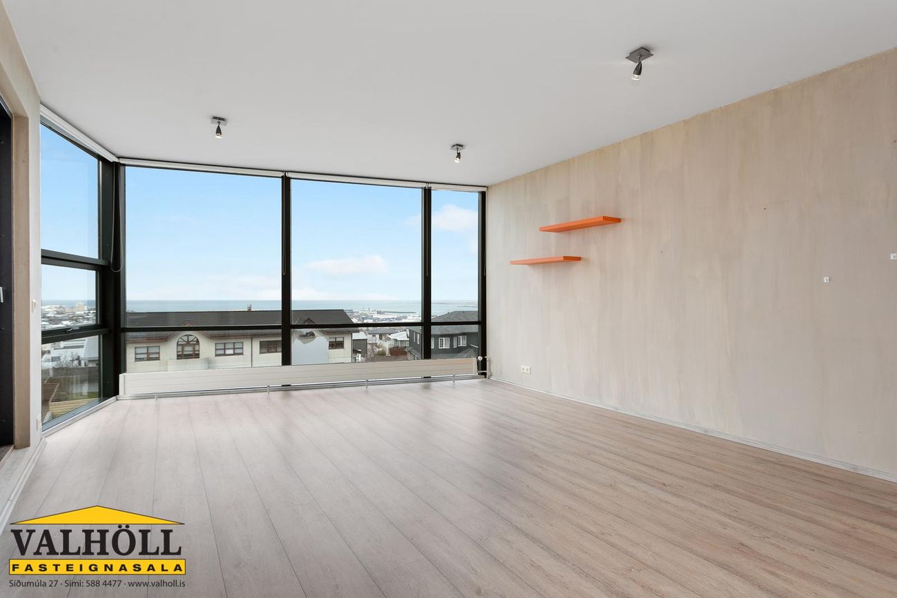 Erluás 2, 221 Hafnarfjörður