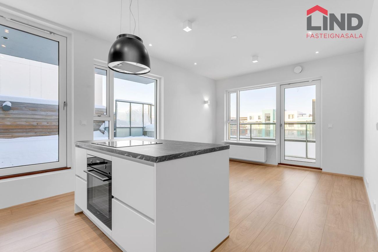 Smyrilshlíð 18, 102 Reykjavík