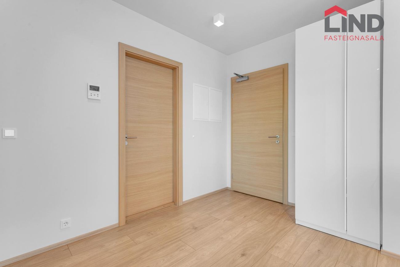 Smyrilshlíð 18, 102 Reykjavík