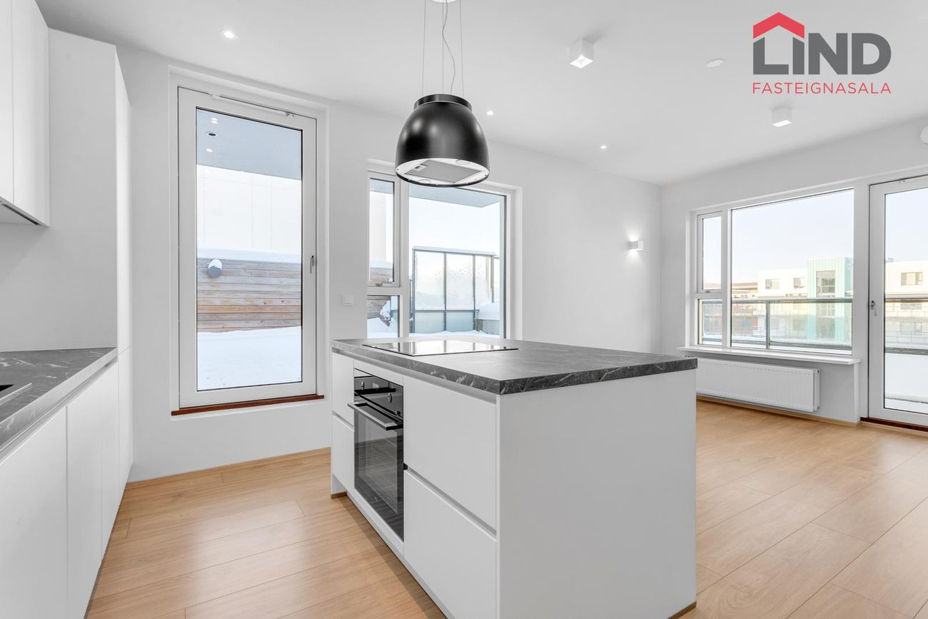 Smyrilshlíð 18, 102 Reykjavík