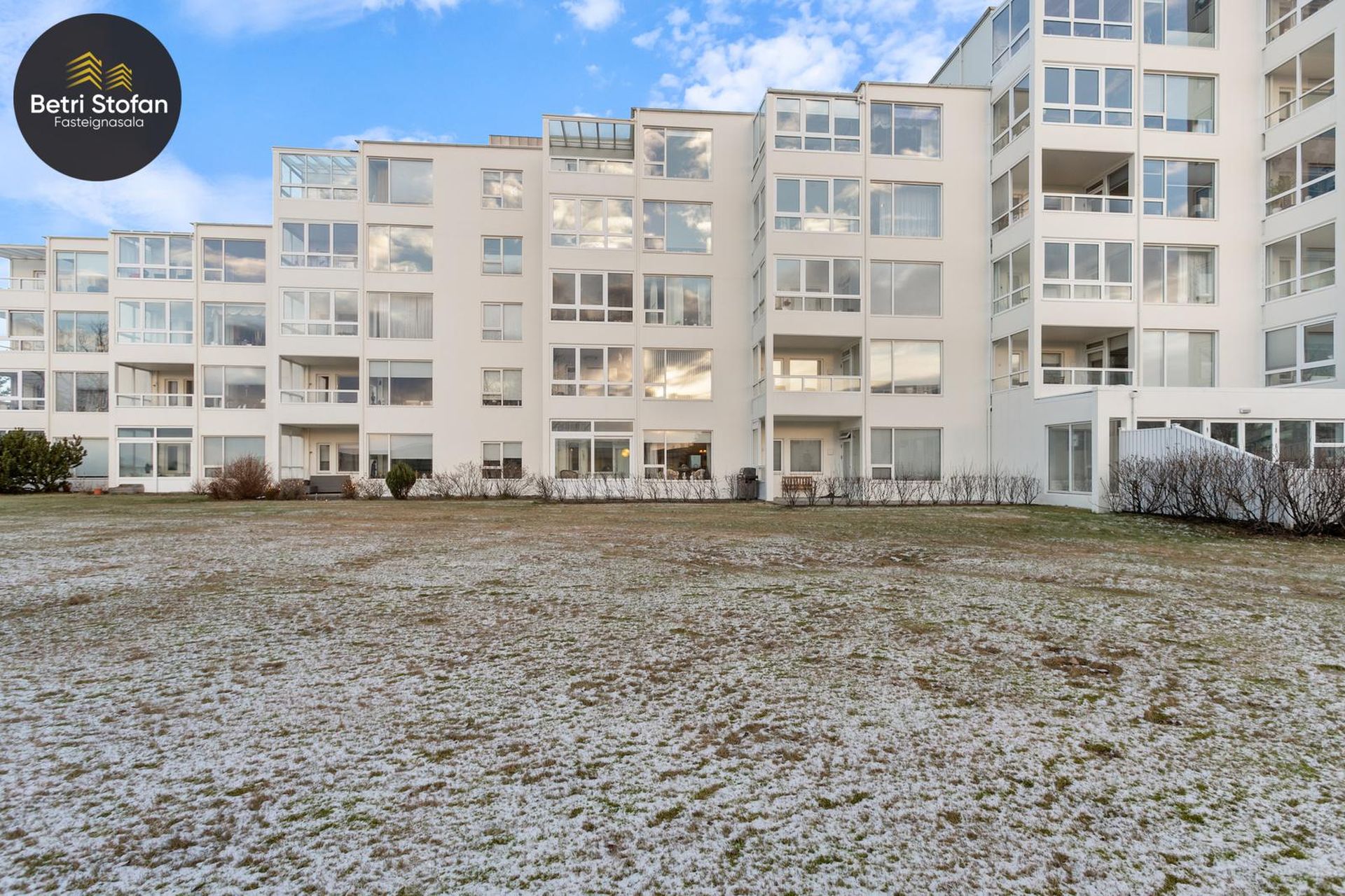 Sléttuvegur 15, 103 Reykjavík