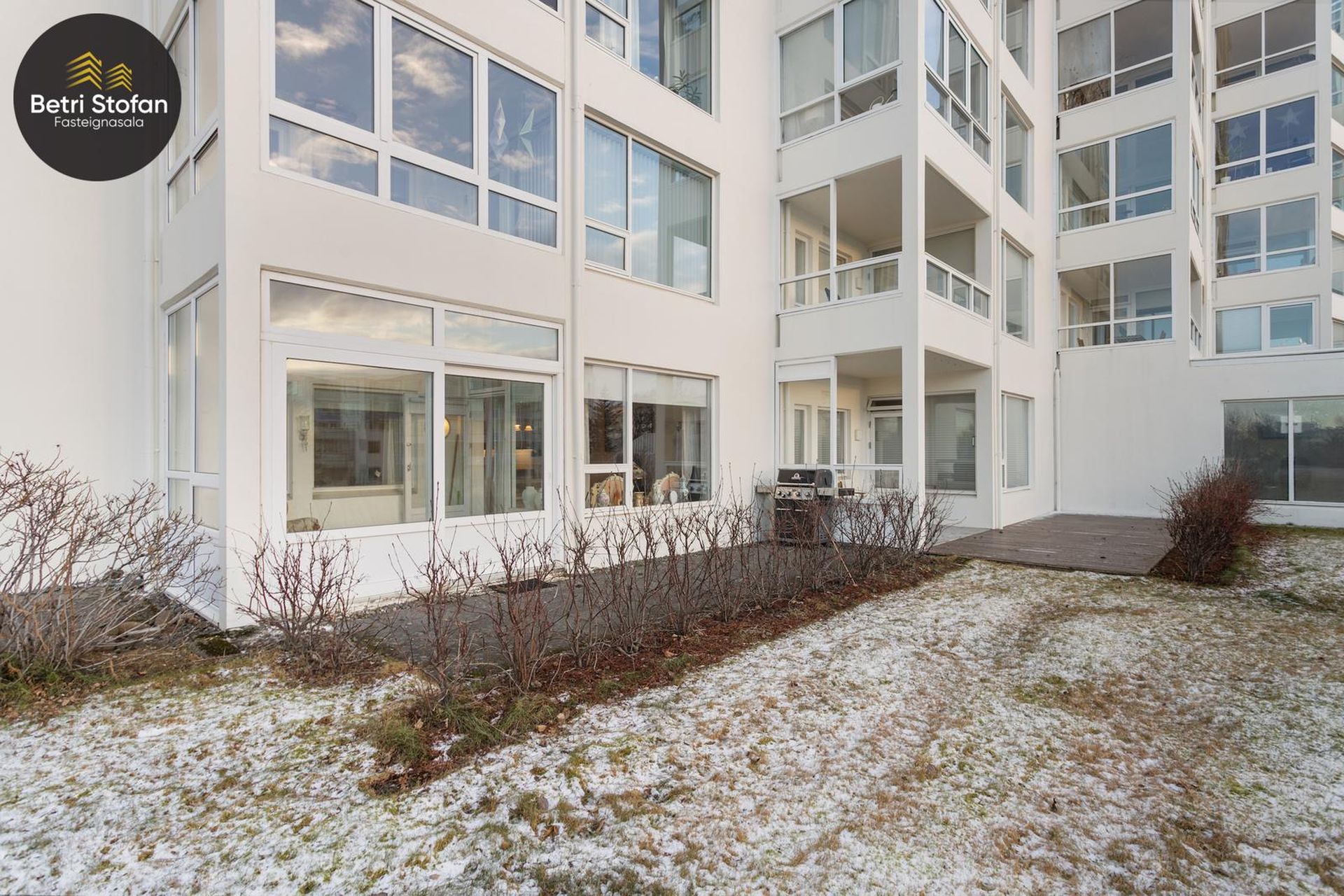 Sléttuvegur 15, 103 Reykjavík