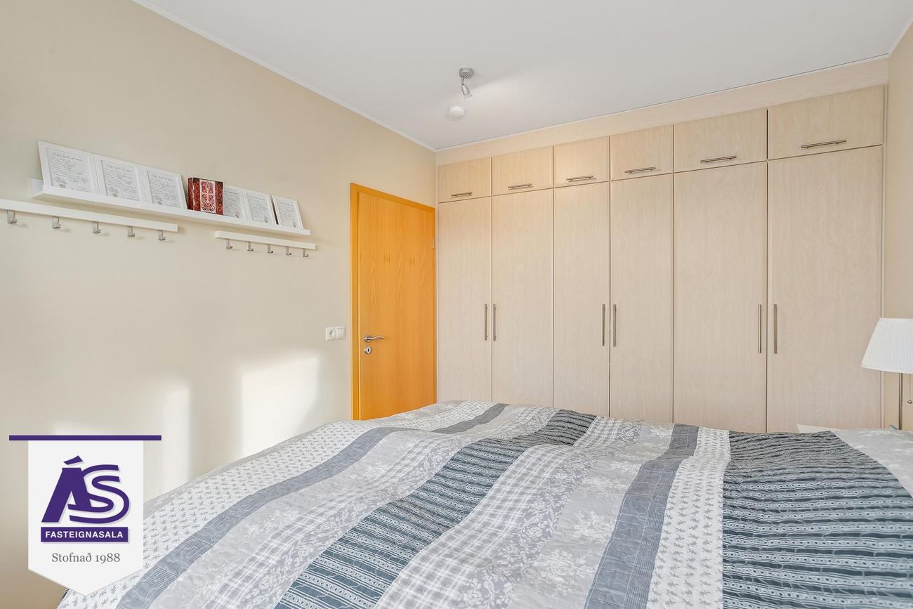 Burknavellir 17A, 221 Hafnarfjörður