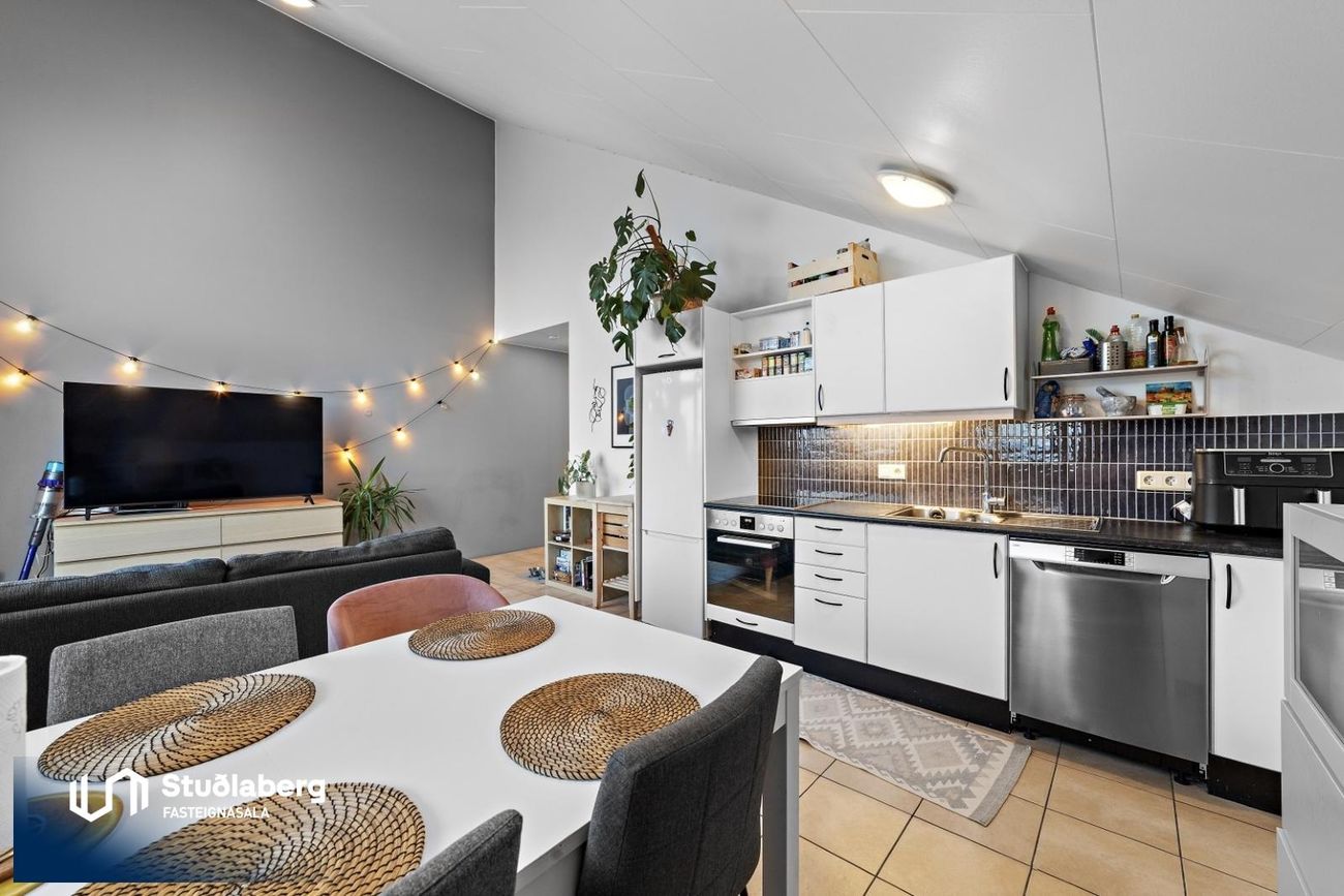 Hafnargata 50, 230 Reykjanesbær