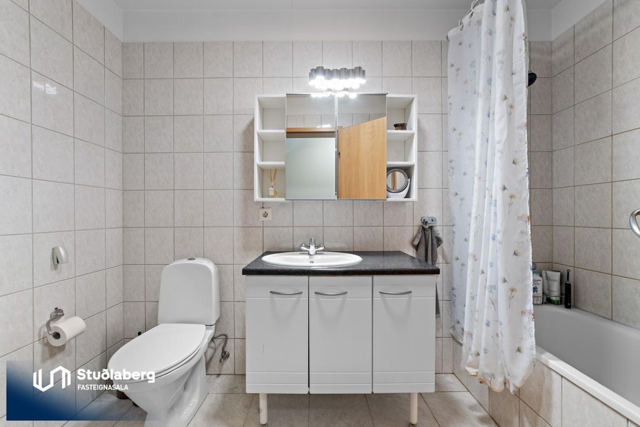 Hafnargata 50, 230 Reykjanesbær
