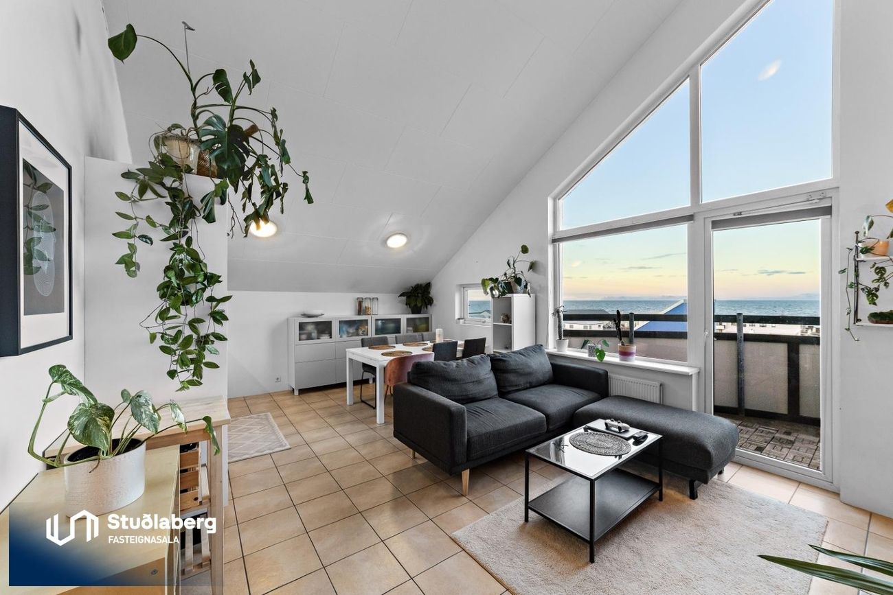 Hafnargata 50, 230 Reykjanesbær