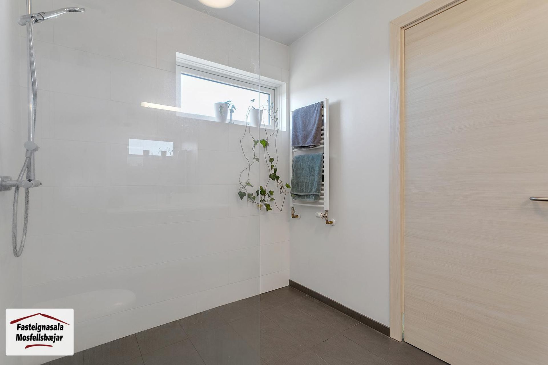 Vefarastræti 34, 270 Mosfellsbær