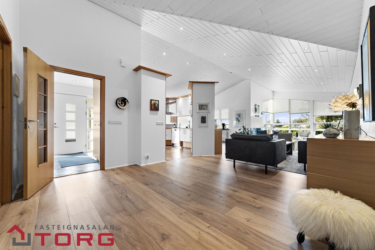 Týsvellir 1 - 0101, 230 Reykjanesbær