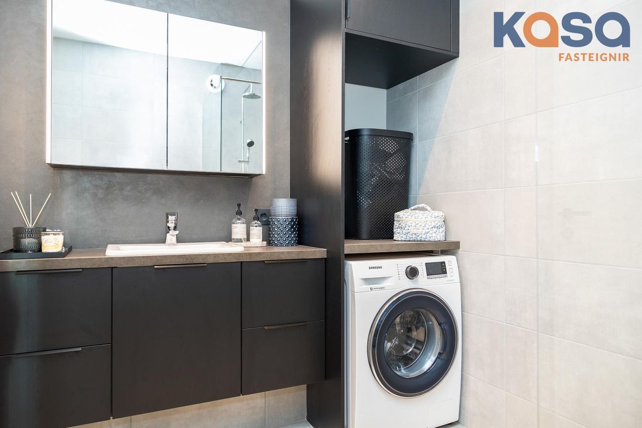 Kjarnagata 65, 600 Akureyri