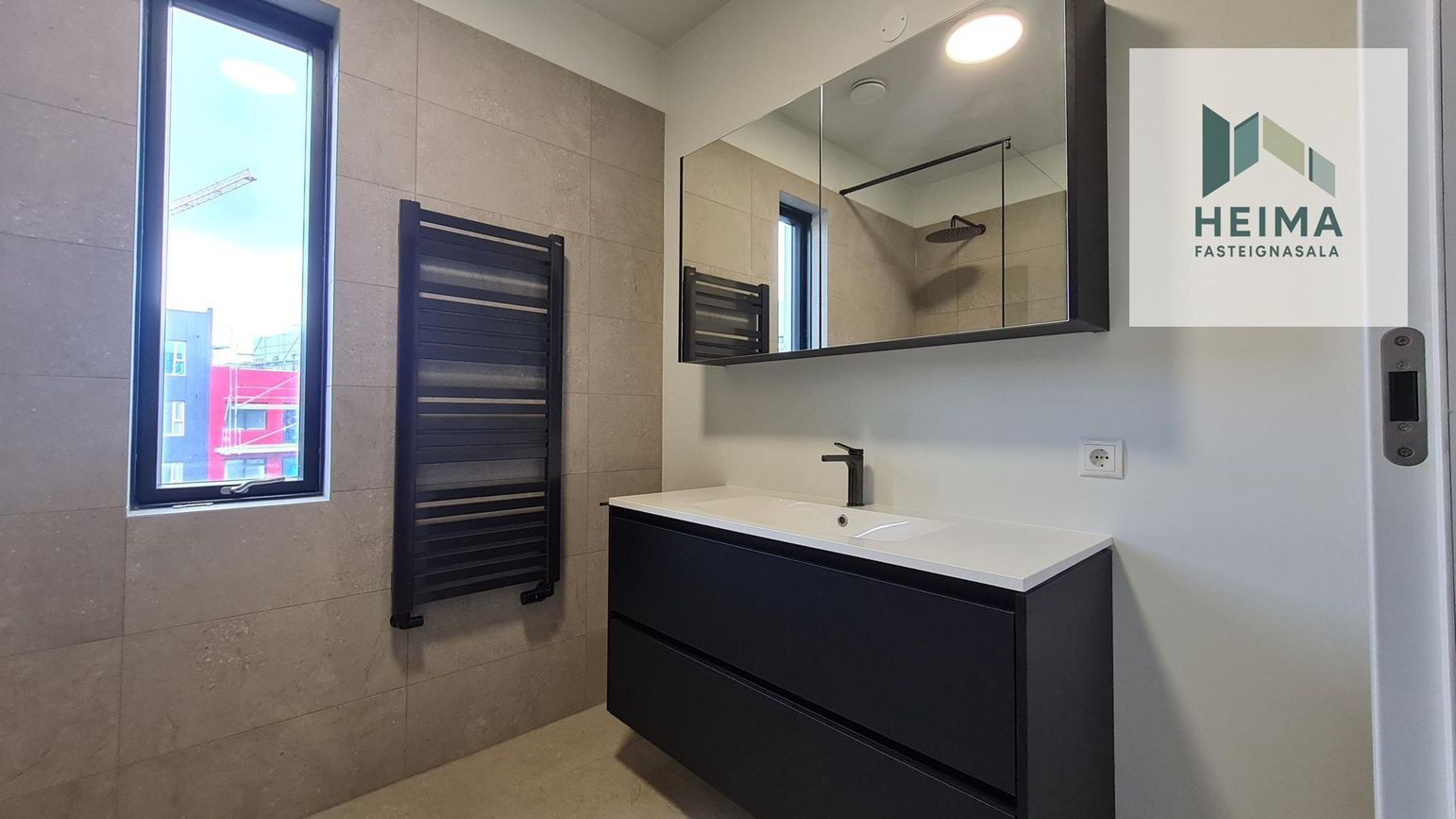 Valshlíð 5, 102 Reykjavík