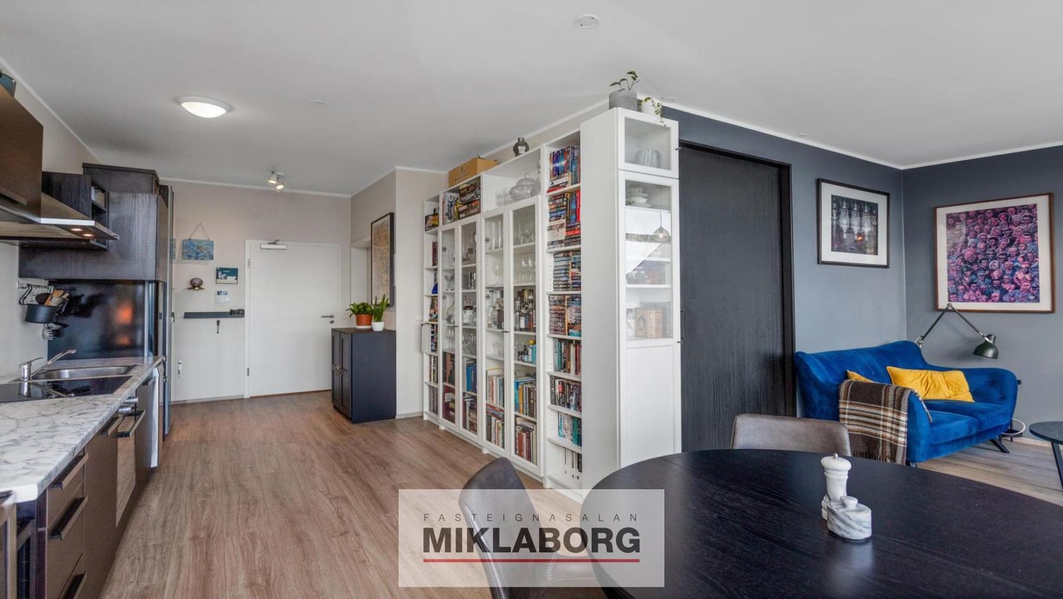Grensásvegur 12, 108 Reykjavík