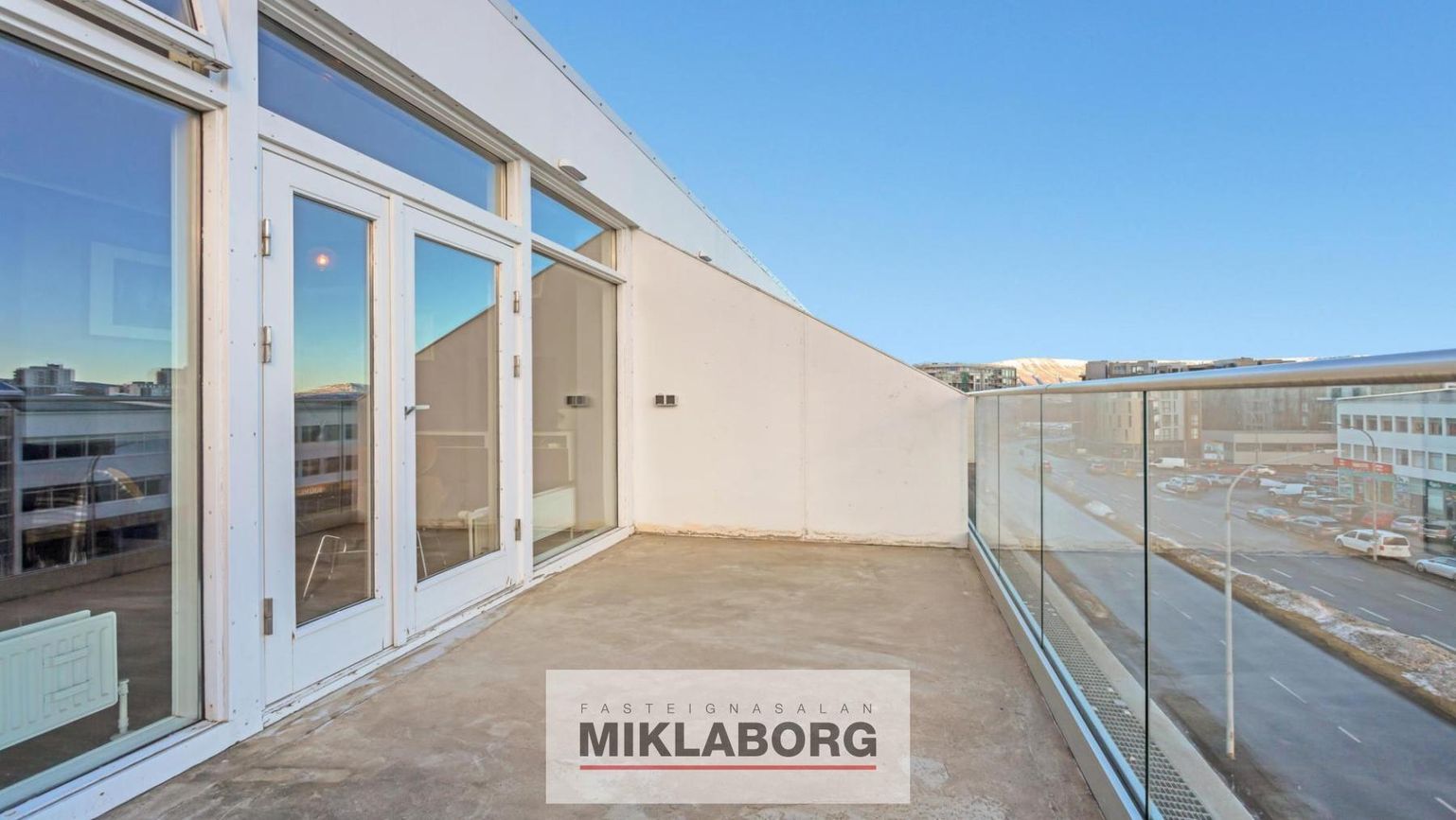 Grensásvegur 12, 108 Reykjavík