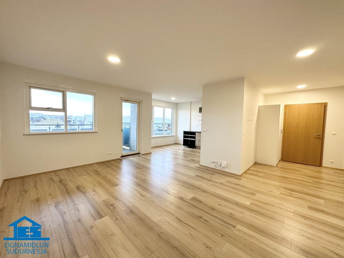 Tjarnabraut 14, 260 Reykjanesbær