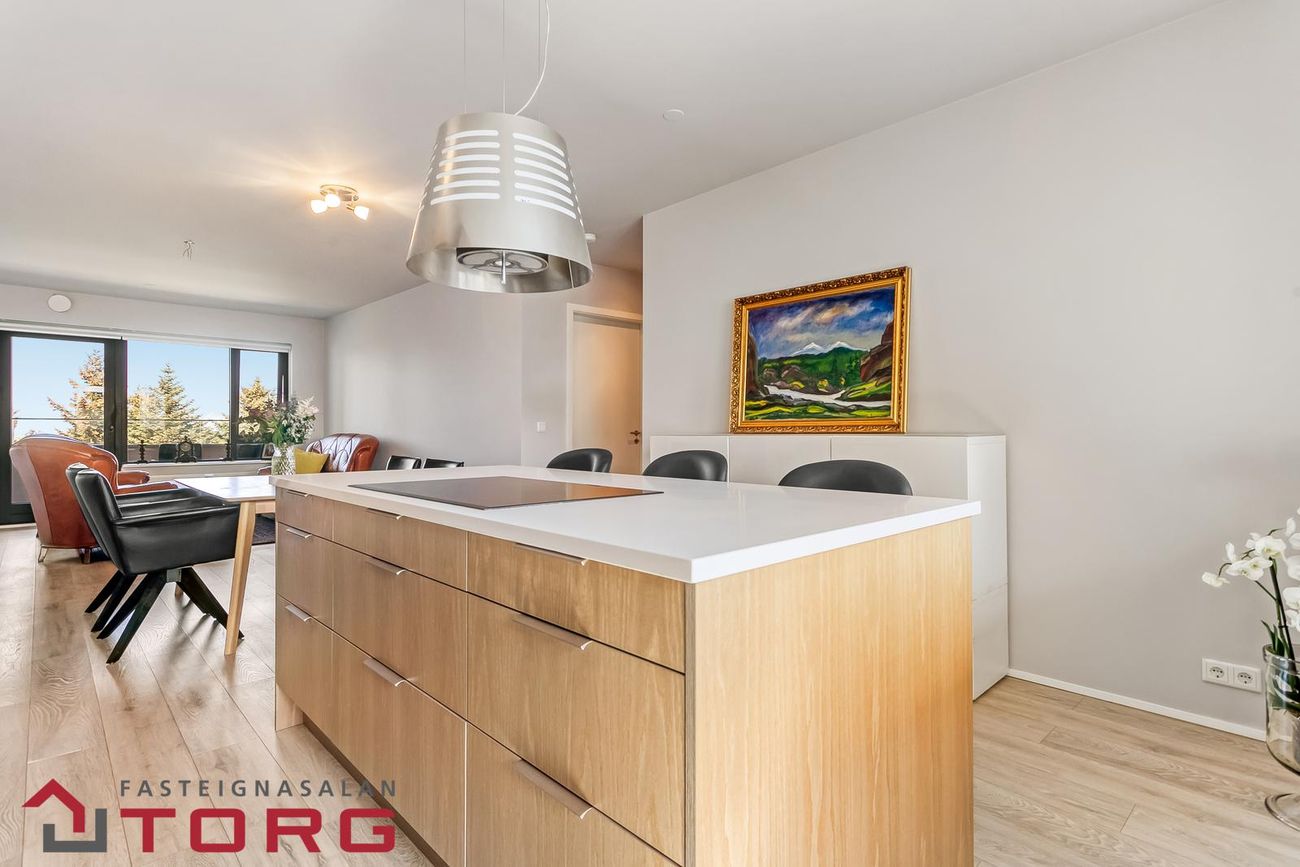 Garðatorg 4b, 210 Garðabær