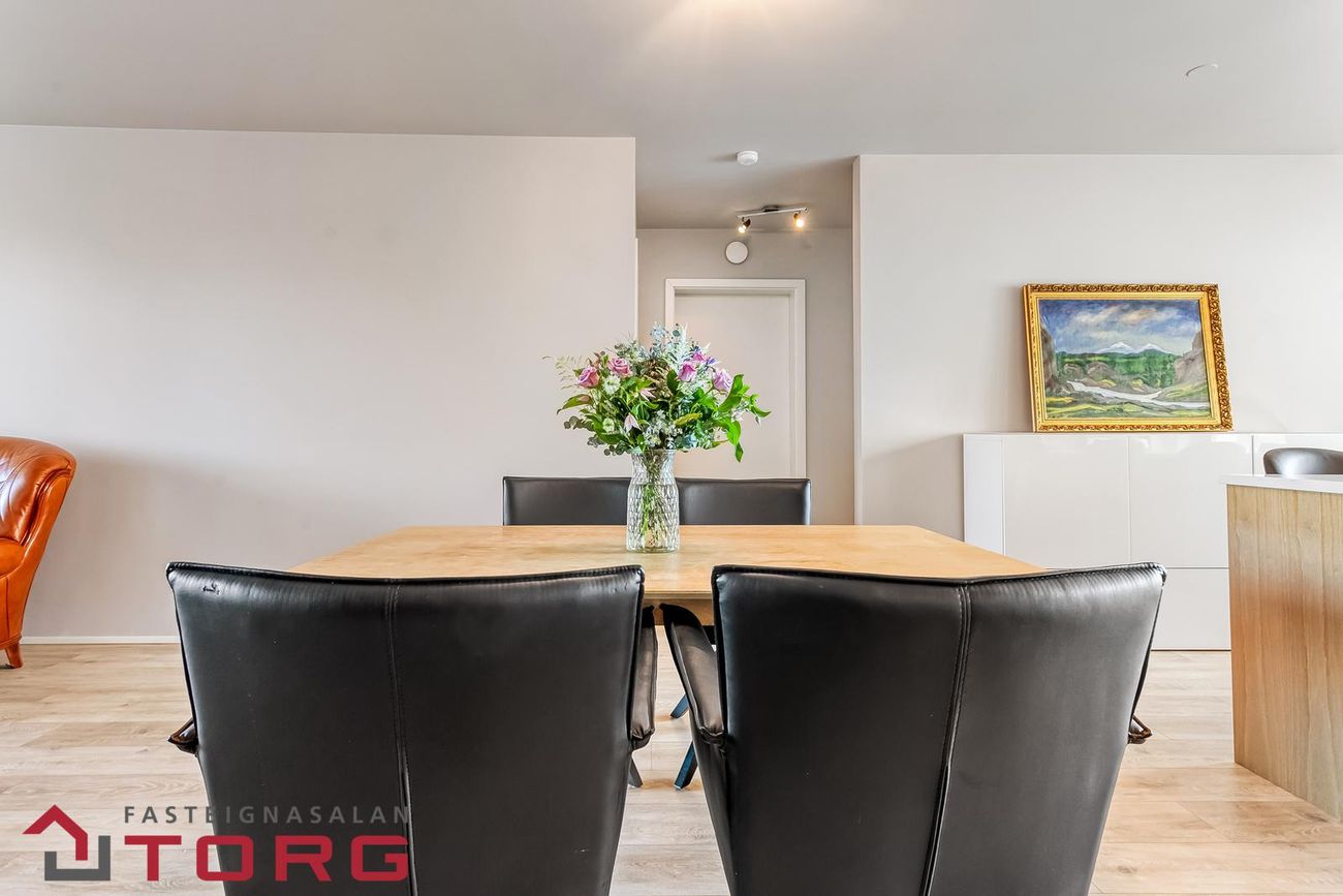 Garðatorg 4b, 210 Garðabær