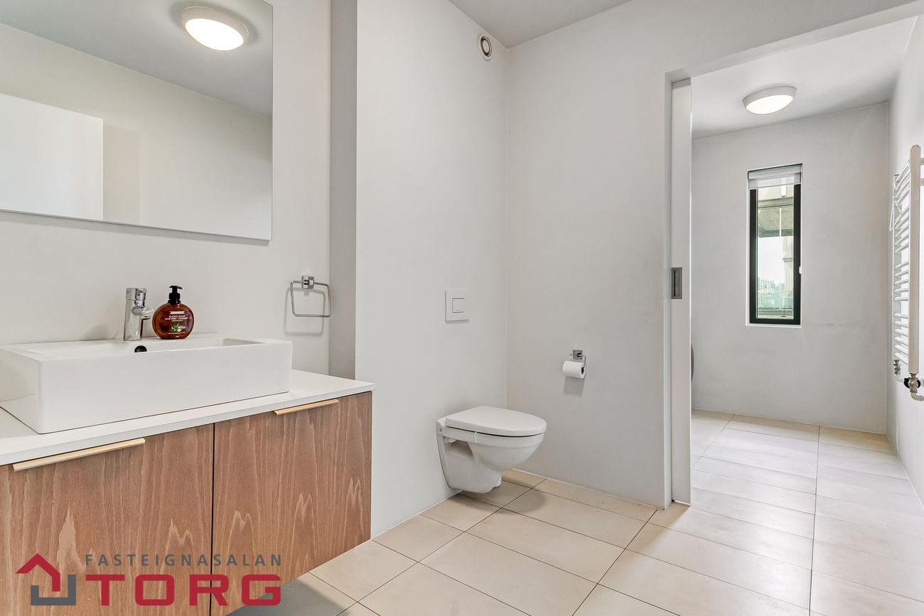 Garðatorg 4b, 210 Garðabær