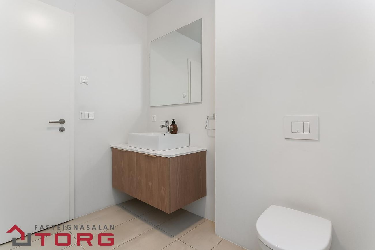 Garðatorg 4b, 210 Garðabær
