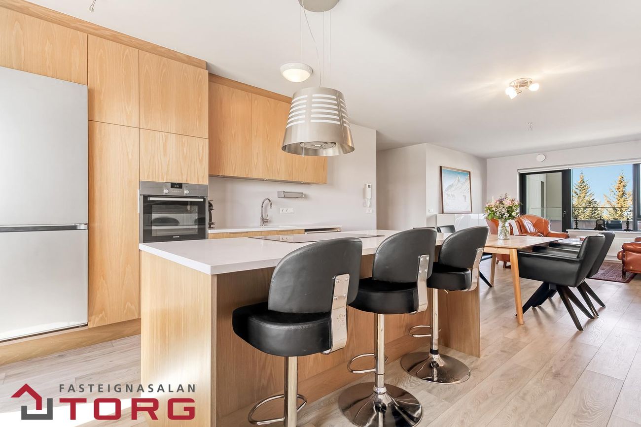 Garðatorg 4b, 210 Garðabær