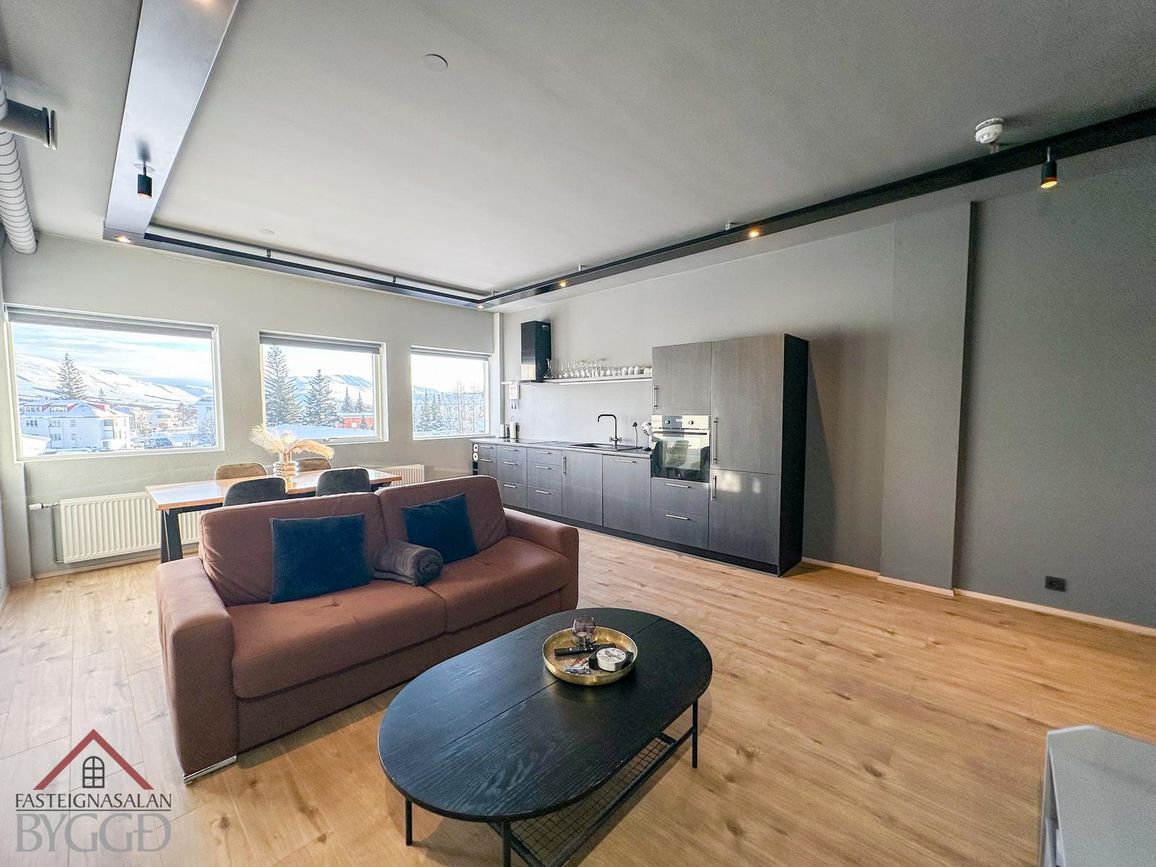 Tryggvabraut 24, 600 Akureyri