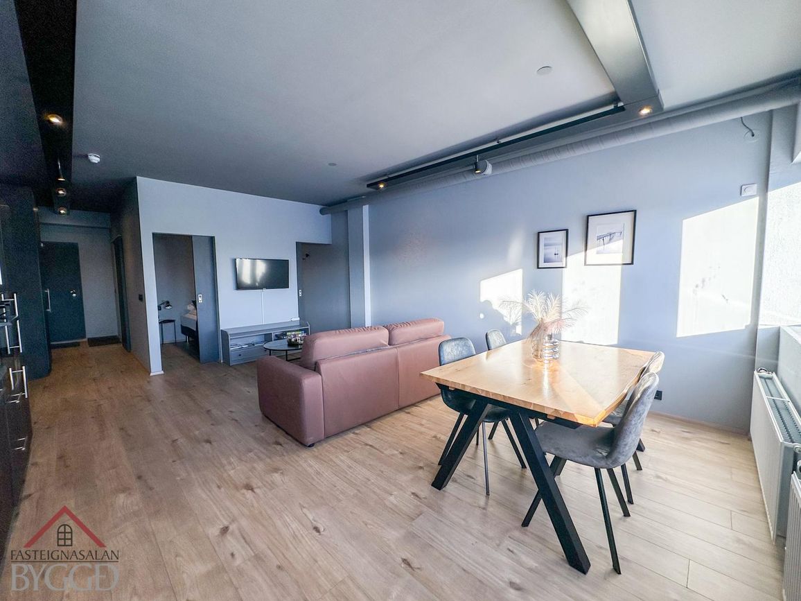 Tryggvabraut 24, 600 Akureyri