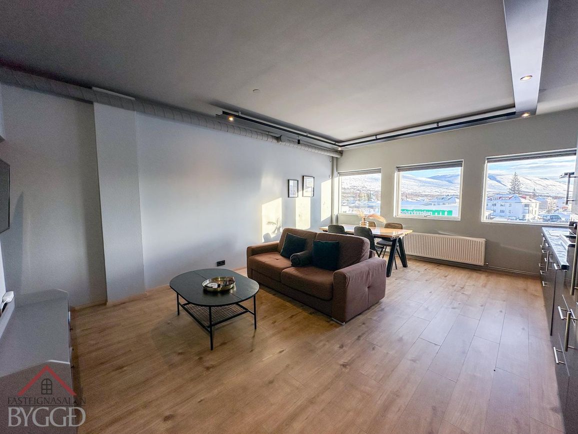 Tryggvabraut 24, 600 Akureyri