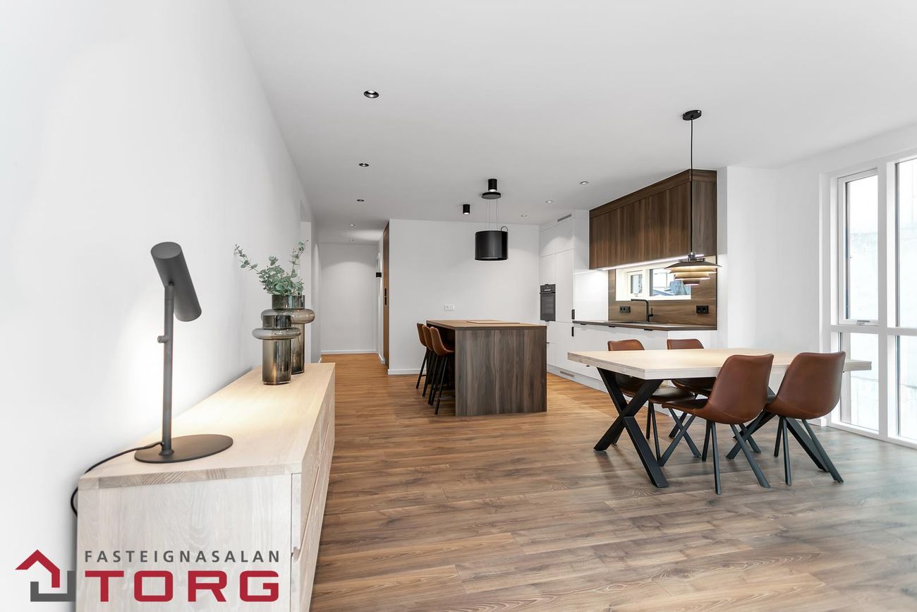 Grensásvegur 1F, 108 Reykjavík
