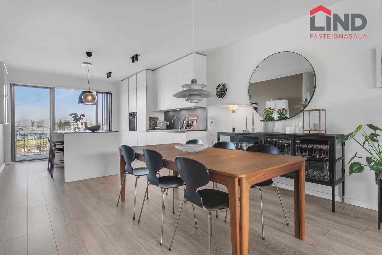 Valshlíð 4, 102 Reykjavík