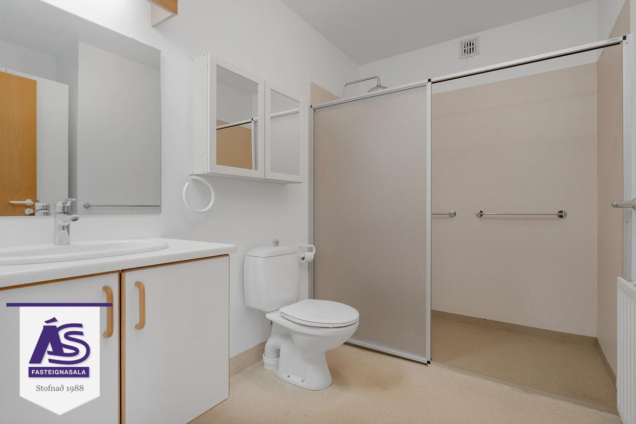Hjallabraut 33, 220 Hafnarfjörður