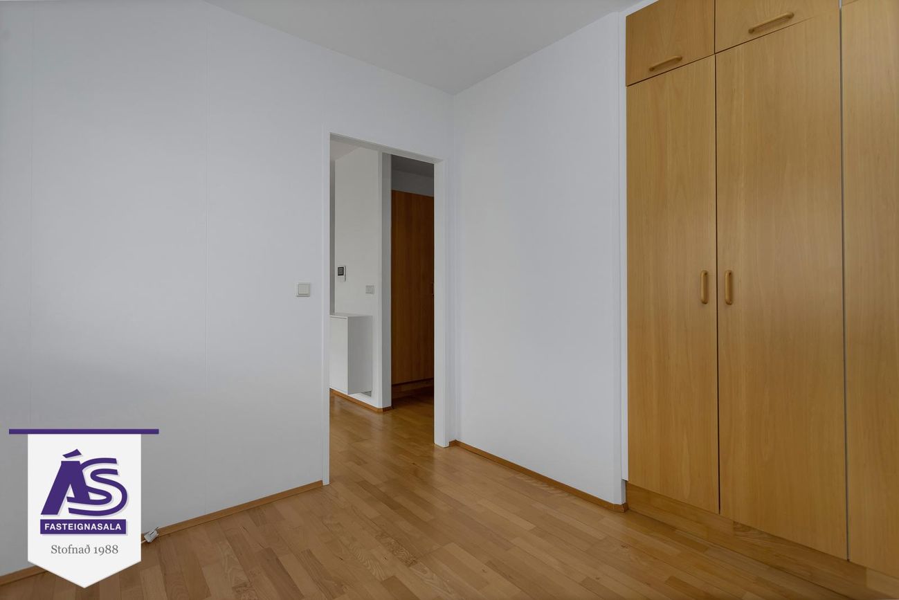 Hjallabraut 33, 220 Hafnarfjörður