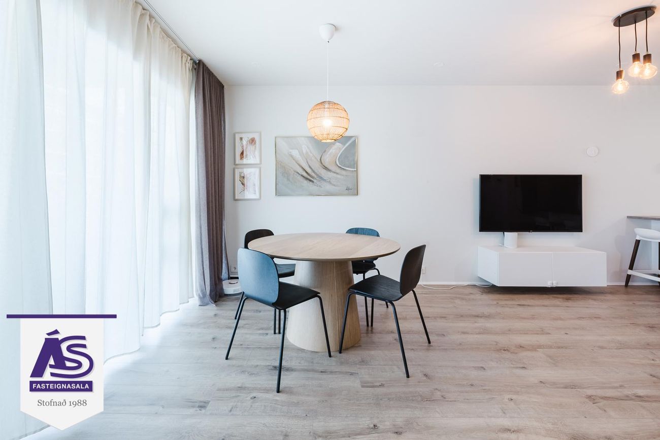 Áshamar 52 - 0110, 221 Hafnarfjörður