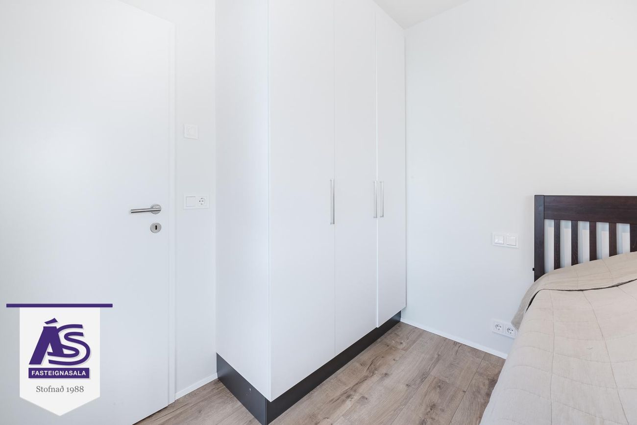 Áshamar 52 - 0110, 221 Hafnarfjörður