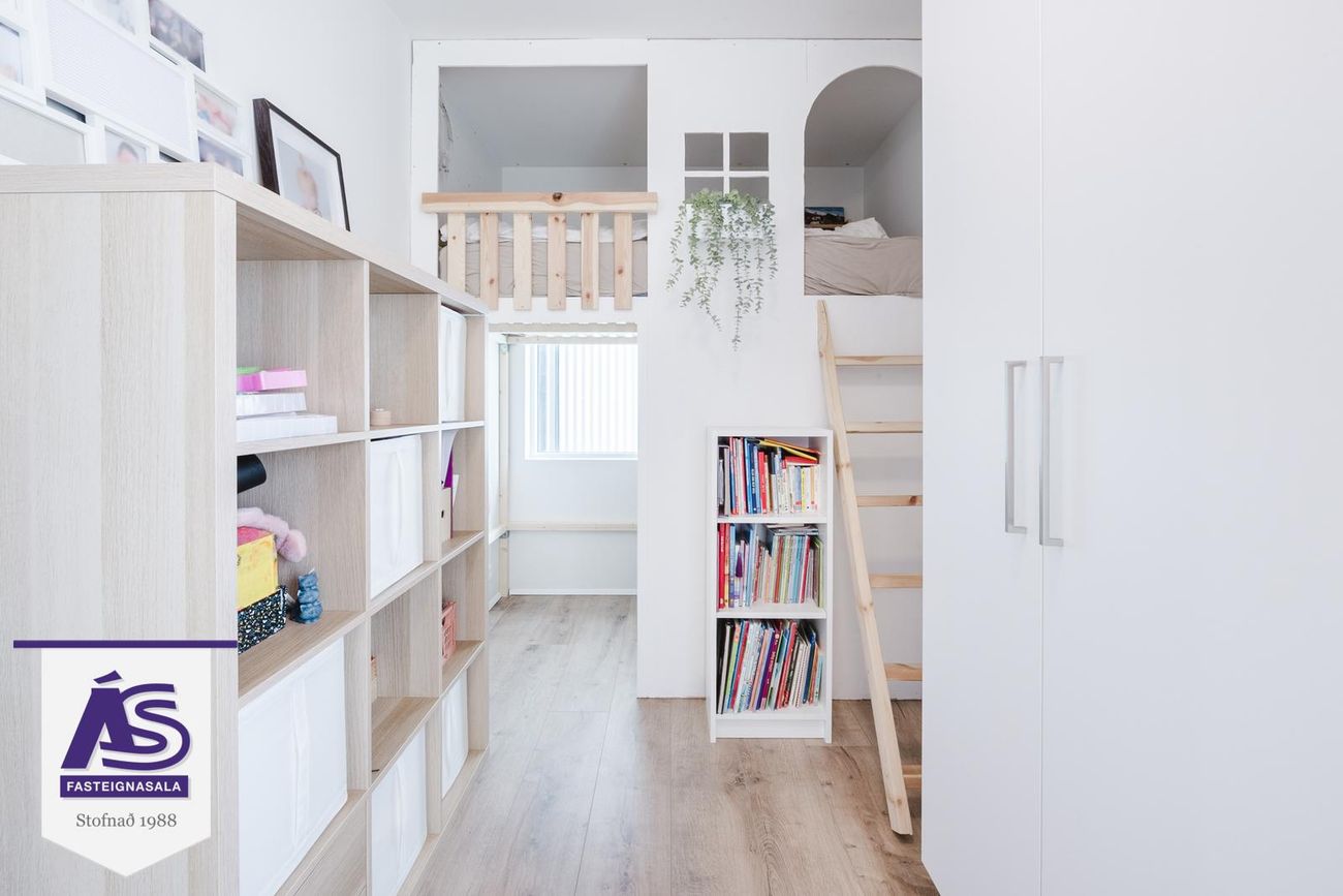 Áshamar 52 - 0110, 221 Hafnarfjörður