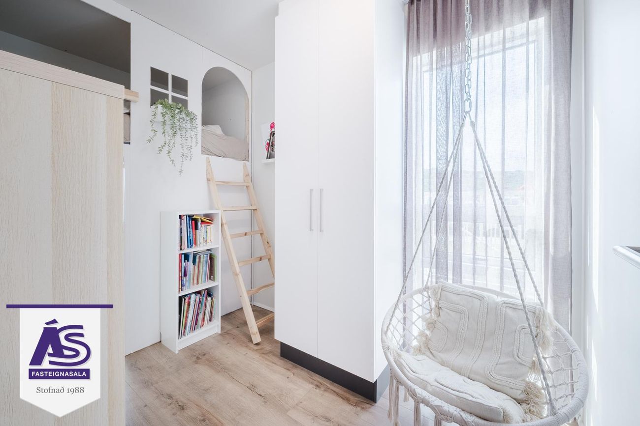 Áshamar 52 - 0110, 221 Hafnarfjörður